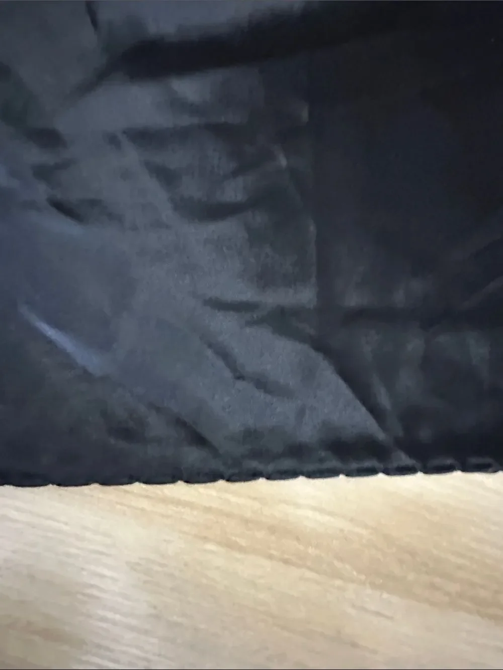 Escapades sleek black